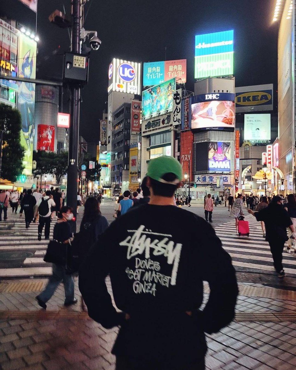 ERI_0223_0330's tweet photo. 1年前ウヌが見てた景色
そこに今日ウヌが映っていたよ✨
渋谷のスクランブルにびびき渡るウヌの声が
最高に素敵でした🩵

#차은우 #CHAEUNWOO #チャウヌ
#ASTRO #아스트로 #アストロ
#サブウェイ渋谷ジャック
#サブウェイアンバサダー

@offclASTRO https://t.co/7Ux1B9NH68