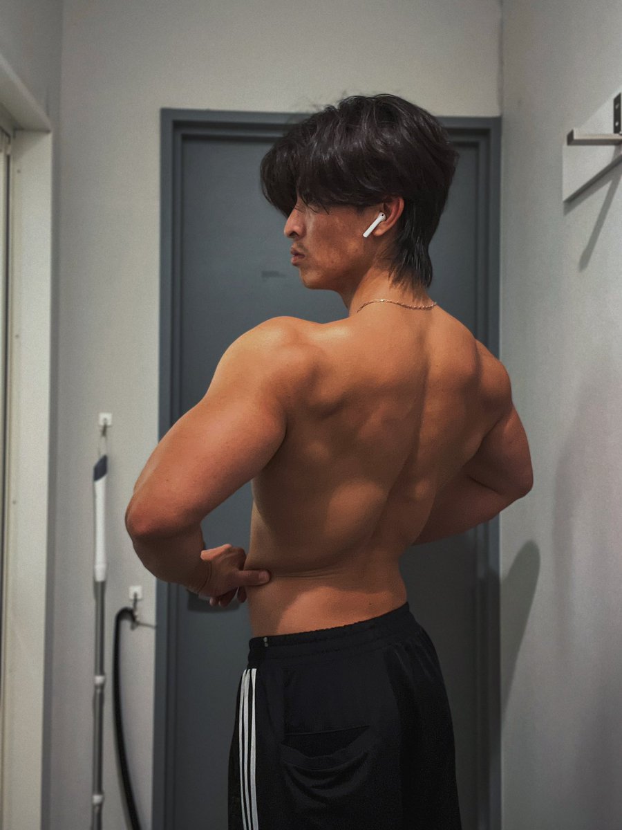 maruo_workout's tweet photo. 昨日の背中

なんかちょっと焼けたかな🤔 https://t.co/QplhPtrwoI