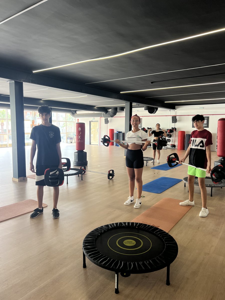 gitanos_org_elx's tweet photo. Os mostraros un trocito de la Escuela de Verano de la FSG #Elche, disfrutando de actividades con el alumnado y sus familias. Agradecer el trabajo a todo el equipo, y a @GVAIgualtat  y @FundacionJPeran por su apoyo y financiación a nuestros programas educativos. ¡Feliz verano! https://t.co/n5bOW3MgYx