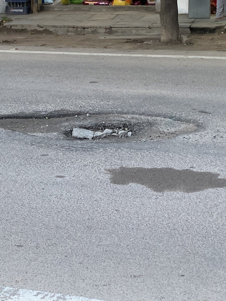 chandrabandi's tweet photo. @GHMCOnline @GHMCOnline there is a pat hole on the main road of Yapral exactly opposite to Olivia Children’s Clinic. Request you to fill the pat holes if not this can lead to fatal incidents https://t.co/AQ3hJcZCAG