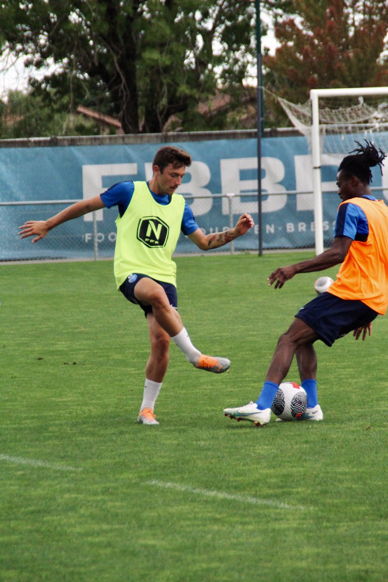 FBBP01's tweet image. Dernier entraînement avant le match demain contre Dijon ⚔️🔵 

📍Stade Gaston-Gérard, Dijon
📆 Vendredi 4 août
🕦 18h00
🏷️ 5€