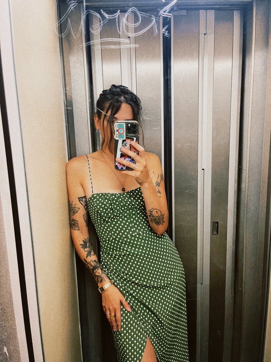 Laura 🏳️🌈 tweet media