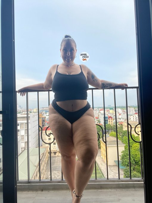How's the view? ? https://t.co/rqVqcFYA68