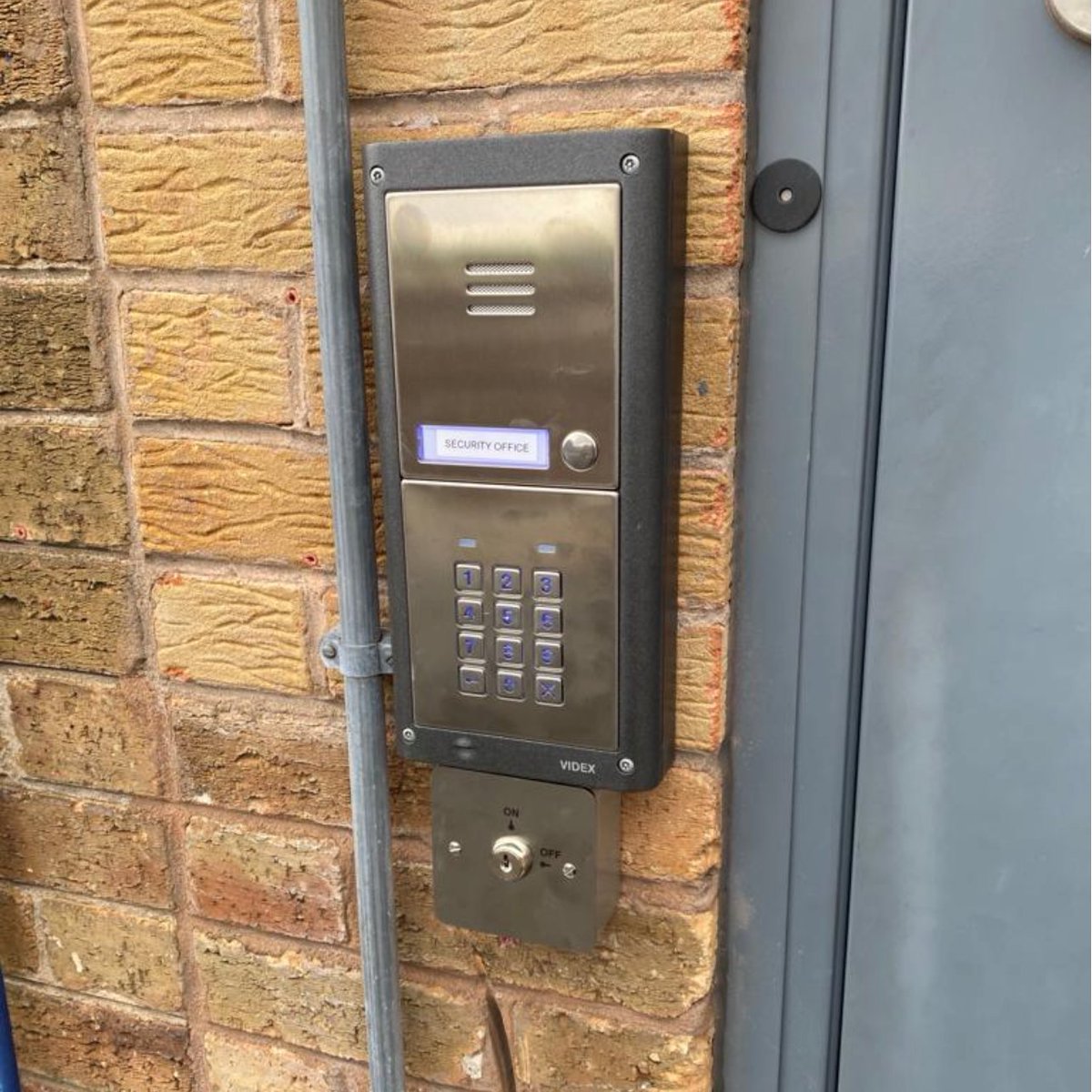 ProtiveSecurity's tweet image. New installation at Kirkby Shopping Centre in Liverpool;
2 x New Videx Combined Intercom Keycode Modules with 500Kg Monitored Electro-Magnetic Locks &amp;amp; Touchless Release Facility installed at the Front Offices and Rear Security Management Suite.
#Protive #Security #Videx