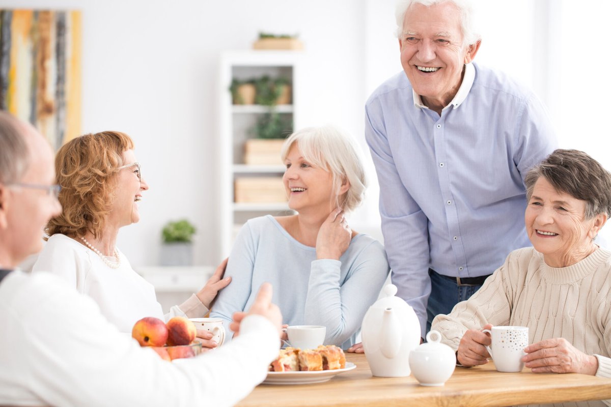 Nobody stays young forever. But how can you prepare for old age? When does a person get #old in the first place? One thing is sure - you shouldn't underestimate the role of #friends. Read more: bit.ly/friends_and_ol…