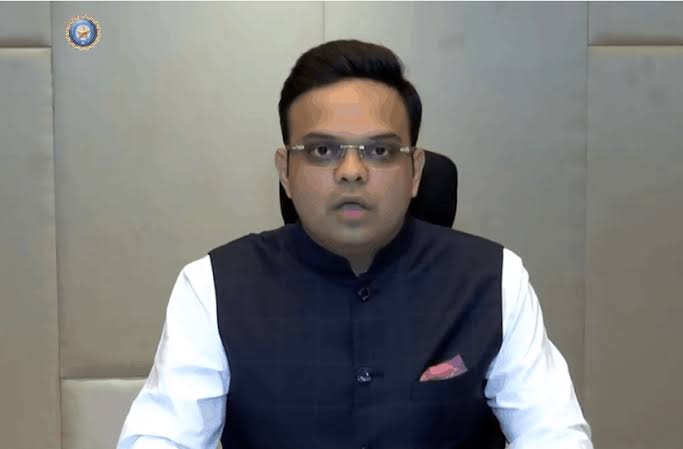 अमित शाह का बेटा विश्व के सबसे अमीर क्रिकेट बोर्ड में बैठकर पैसा बना रहा है।

राजनाथ सिंह का एक बेटा विधायक बन चुका है दूसरा बेटा इंग्लैंड से पढ़कर आया है।

शिवराज सिंह चौहान का बेटा कार्तिकेय अमेरिका से पढ़ाई कर अब विधायक बनने की तैयारी कर रहा है।

आपका बेटा? क्या दंगों में 🥲