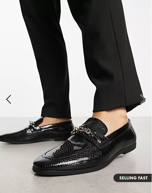 ar7022119's tweet photo. ASOS DESIGN loafers in black faux croc with gold snaffle

Shoe 'drobe stand-outs
Slip-on style
Snaffle detail
Round toe
Flat sole
Product Code: 124493436
#loafers #loafershoes #pennyloafers #gucciloafers
#Jisoo #Messi #BB25 
Visite Now:
https://t.co/WUNXSBFfJy https://t.co/W1LlaYfEoY