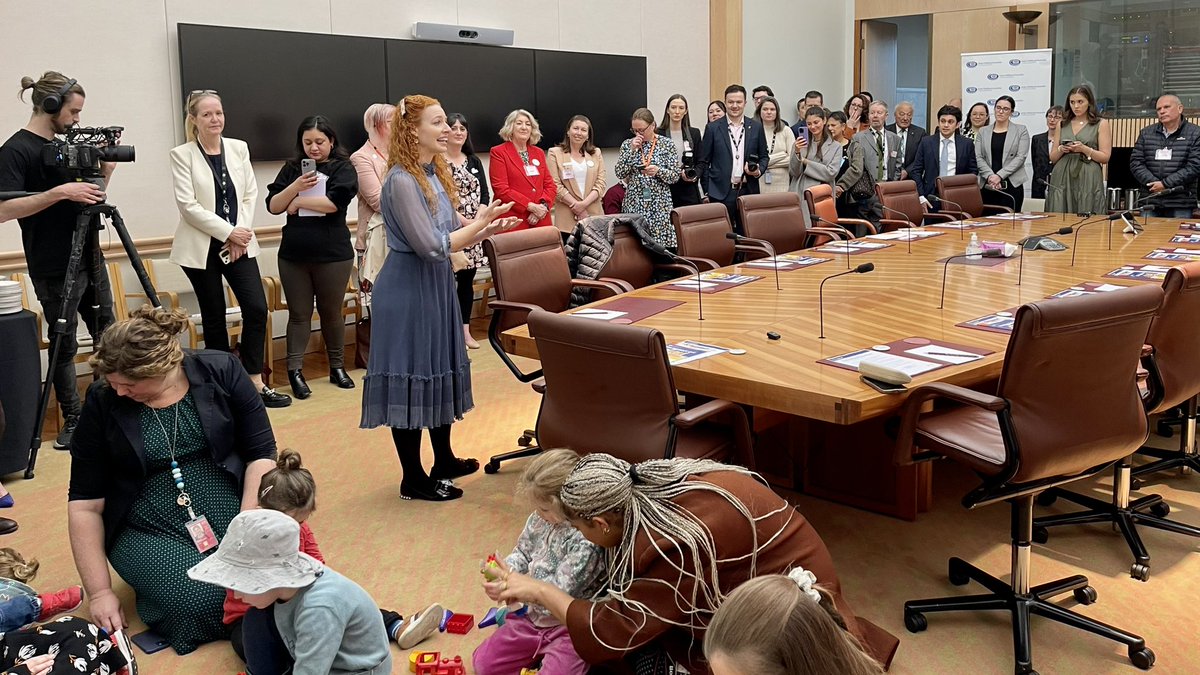 EarlyChildAust's tweet image. “We want the best country to raise a child and the best place to be a child”: Emma Memma (@EmmaWatkinsfilm), currently on a twirly tour, and champion for the importance of song, dance and play in #ECEC. We couldn’t agree more!
#earlylearningmatters