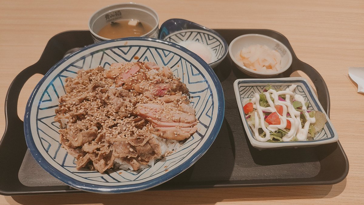 lyydbt2002's tweet photo. 恰饭恰饭 https://t.co/WbdJ1FP3Es