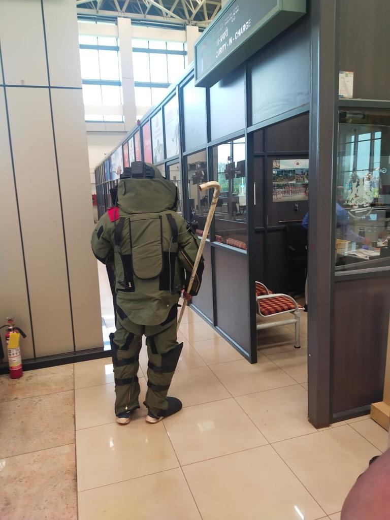aaiblgairport's tweet photo. #Aviation_Security_Culture_Week is being observed by #AAI. 
#Bomb_Threat_Mock exercise was conducted today to create awareness among all the agencies in the airport premises. #AAI &amp; #KSISF team together conducted the exercise.#BelagaviAirport  @AAI_Official @AAIRHQSR @BcasHq https://t.co/gyPNWcpS25