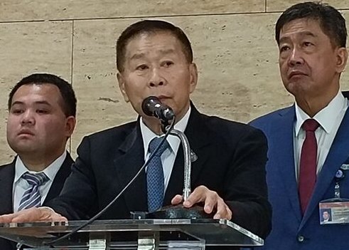 "เสรีพิศุทธ์" พร้อมร่วมรัฐบาลกับ "ประวิตร" ย้ำต่อต้านแค่ประยุทธ์ตอนพูดต่อต้านเผด็จการ  ซัด 8 พรรคถ้าไม่มีก้าวไกลก็ไม่มีปัญหาอะไร ขอก้าวไกลโหวตให้เพื่อไทยเผื่อได้ร่วมรัฐบาลในอนาคต ขู่ม็อบบุกเพื่อไทยคุก 7 ปี ถ้า "หยก" เป็นลูกก็จะฆ่าทิ้ง เด็กแบบนี้เก็บไว้ไม่ได้ #Sirotetalk