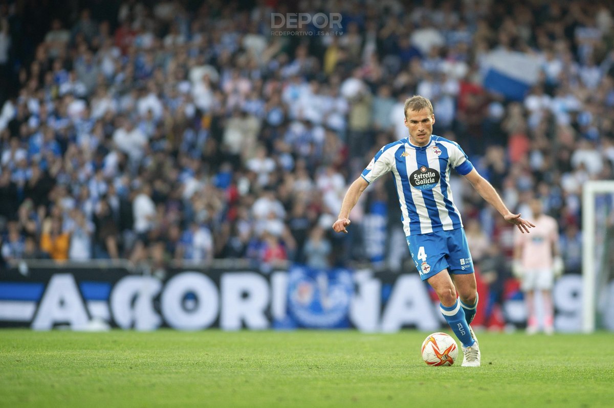 RCDeportivo's tweet photo. #ANOSAHISTORIA | Álex Bergantiños saltará ao campo por última vez como capitán do #Dépor este sábado para despedirse da súa etapa como futbolista ante #ANOSAFORZA 
https://t.co/VR9jHOZHTw https://t.co/gKaleDRBwc