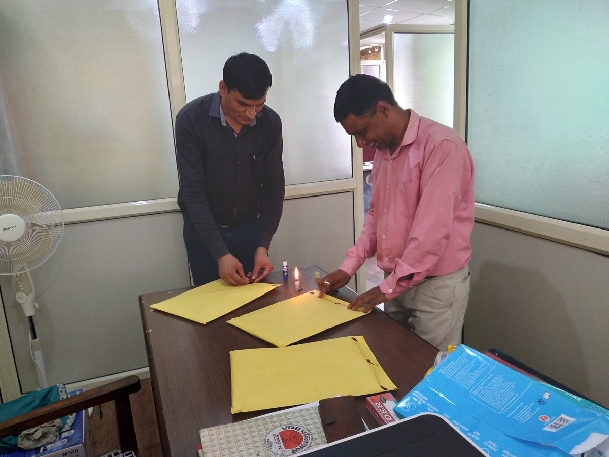 pandeyarchit23's tweet photo. आज दिनांक 03-08-2023 को 04 सी एल एफ में कार्मिक चयन लिखित परीक्षा हेतु सहायक परियोजना निदेशक के मार्गदर्शन में तैयारी की गई . ( REAP Nainital) @CdoNainital @REAPUttarakhand @REAPNainital @pushkardhami @Dhari_RDUK @Haldwani_RDUK @pradeepsemwal77 @dd_msydav @RaisAKhan1010 https://t.co/sEFLsezs1x