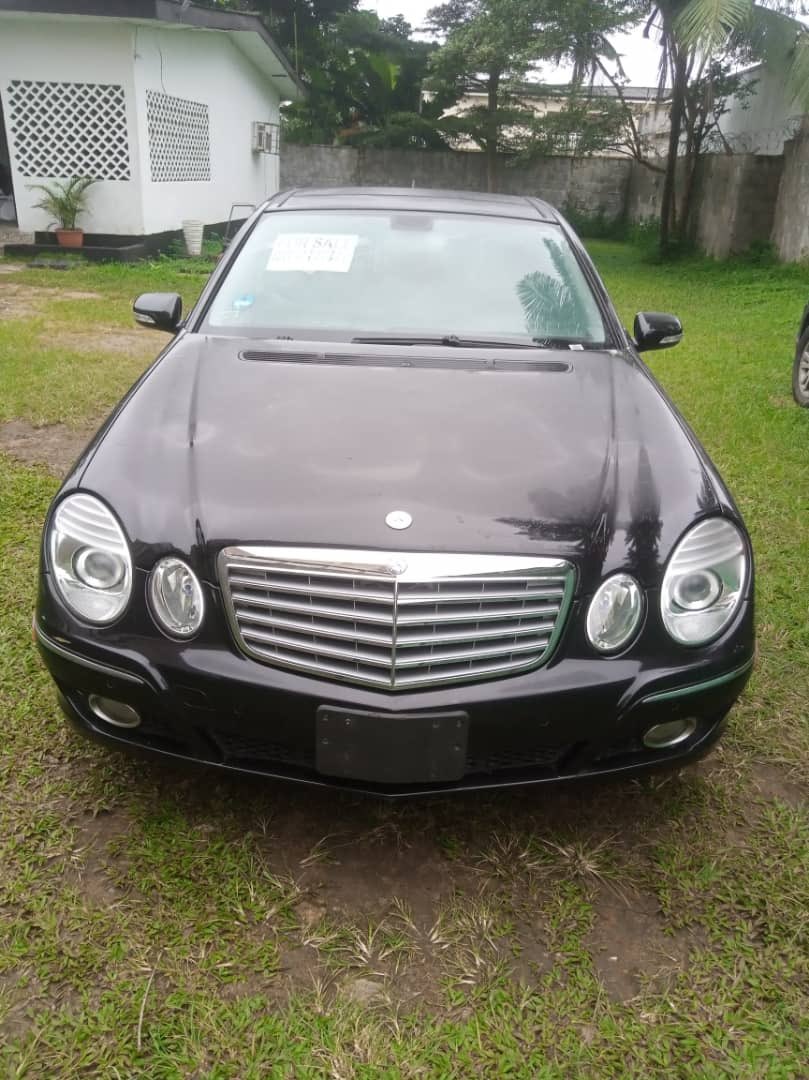Ambitiousrhatty's tweet photo. Direct toks 
Mercedes Benz E350 4matic
Accident free
5.5m (slightly negotiable)
Location: Benin https://t.co/QxNKl9RrTZ