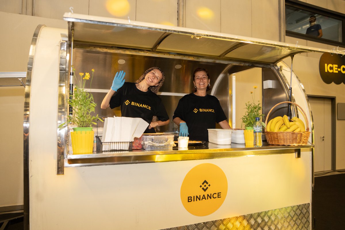 BinanceAngels's tweet photo. Our #Binance Angels made the #BinanceTurns6 event in Tbilisi, Georgia, one to remember!

From helping with registrations, to setting up games, providing on-stage support, and distributing swag - they were fantastic in every aspect! 🌟 https://t.co/FmIQcQGLeA