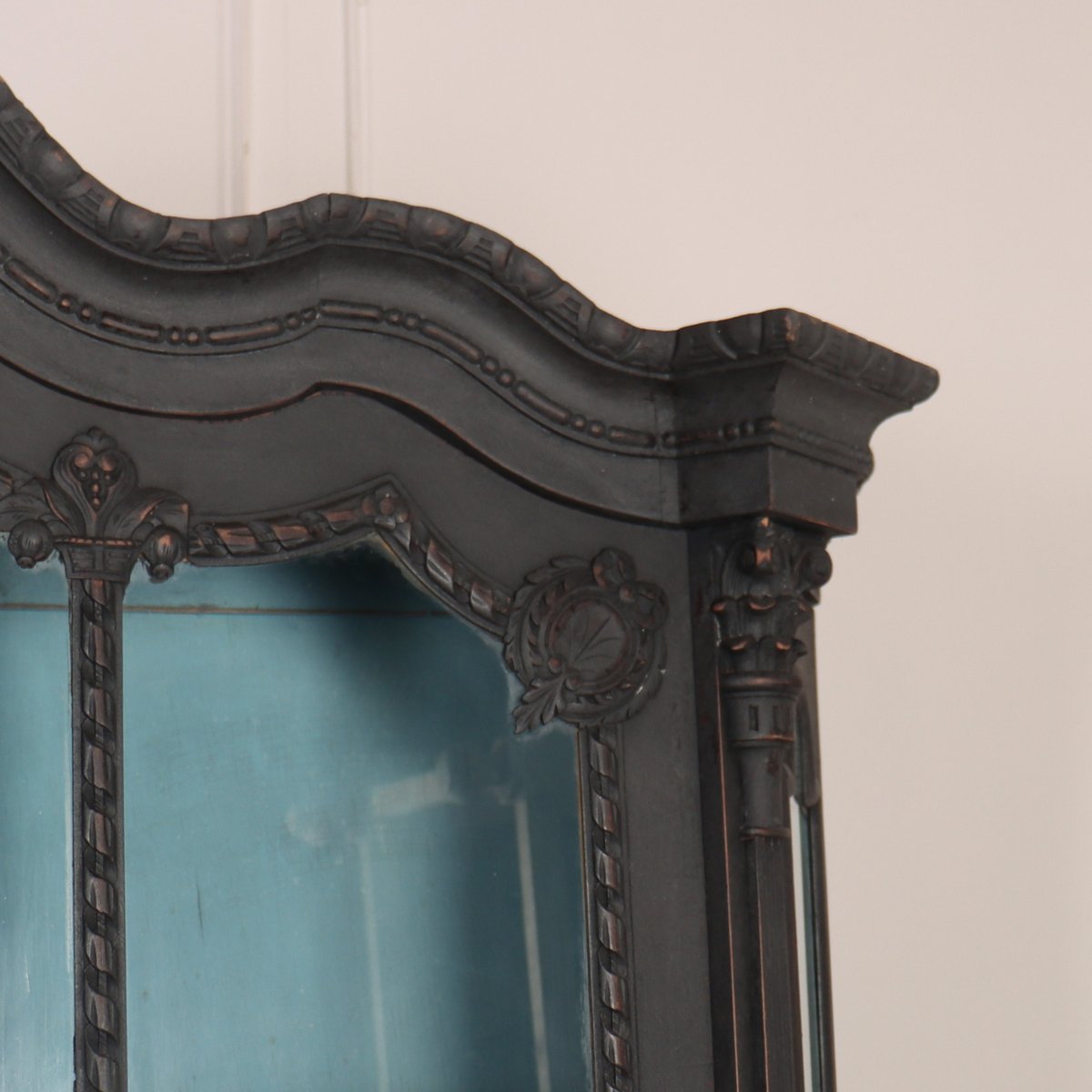 ArcadiaAntiques's tweet photo. Good 19th Century Dutch painted vitrine / bookcase with good carved decoration. 1880.
Price: £3,450
https://t.co/oyo20zduQl
#DutchPaintedVitrine #DutchbBookcases #19thCenturyBookcases https://t.co/WsyN3T6sPF