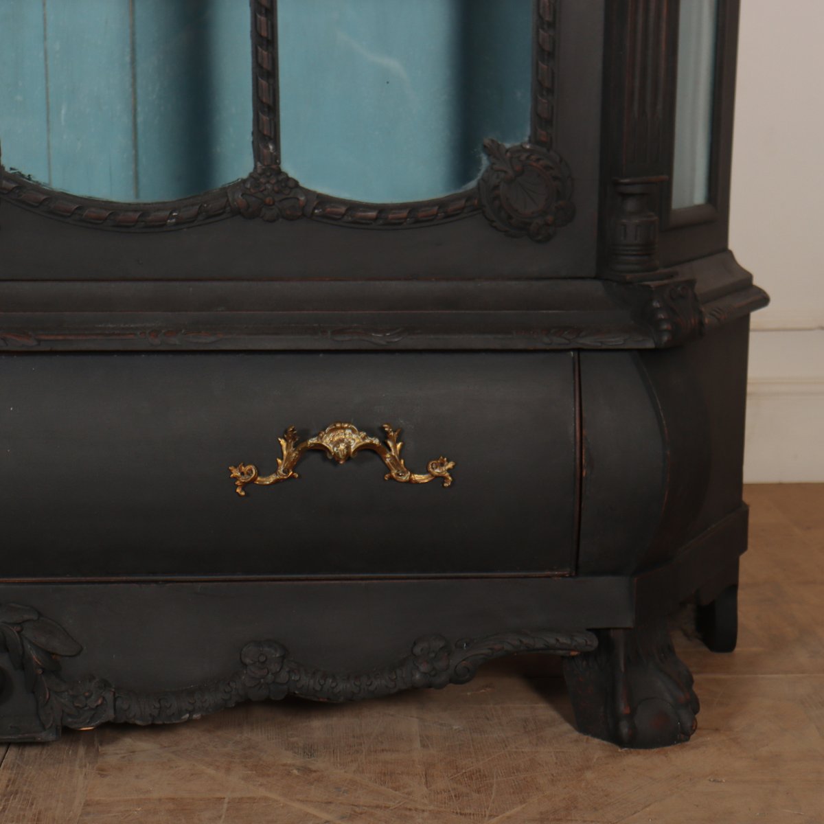 ArcadiaAntiques's tweet photo. Good 19th Century Dutch painted vitrine / bookcase with good carved decoration. 1880.
Price: £3,450
https://t.co/oyo20zduQl
#DutchPaintedVitrine #DutchbBookcases #19thCenturyBookcases https://t.co/WsyN3T6sPF