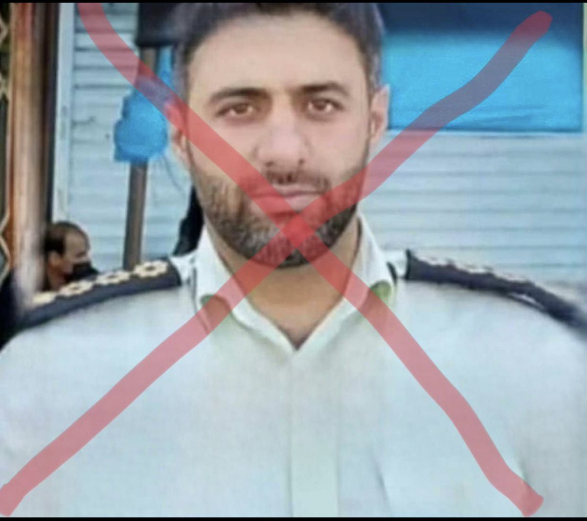 Arash_Army's tweet photo. سرهنگ نيروي انتظامی به نام ميلاد آزادآور در جیرفت به درجه رفيع هلاكت نائل شد.

هلاكتت مبارك سرهنگ! https://t.co/lDrU4JRped