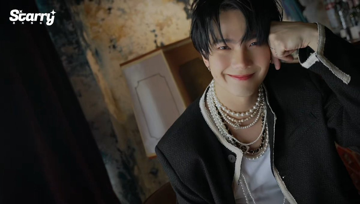 beluvetian's tweet photo. Starry Magazine with Biu 

Expensive CEO Jake ✨🦋📿💍

 #starrymagazinexbuild #BuildJakapan https://t.co/CJ3KLlAH2s