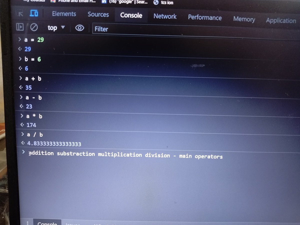 ShrutiG234's tweet image. Chalta phirta calculator 🧐
Operators in #javascript 
#letscode #webdevelopment