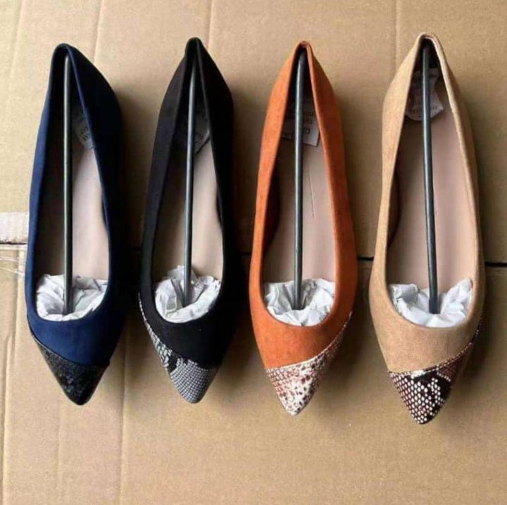 JoyKis22's tweet photo. Choice Colors Collections 👠👟
#KeepSmart👌
Whatsapp:+256-701794259 https://t.co/3BdAi13vab