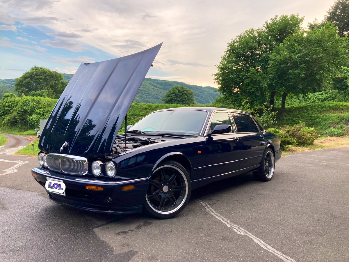 _d1_blitz_123's tweet photo. ガキの頃から欲しかったやっと車買いました😁
毎日ニコニコしながら眺めてます笑笑
色んな所に行きたいなと思っとります！

壊れやすい車なんで、ジャガー界隈の皆さんよろしくお願いします🙇‍♂️

#ジャガー
#jaguar
#x308
#ソブリン https://t.co/Q2bVQGUUov