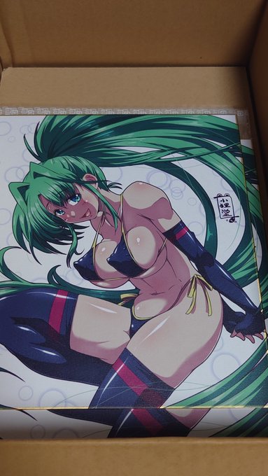 夏コミ色紙キター٩( 'ω' )و

今回は今まで以上に良い塩梅に色が出たと思う( ˘ω˘) 