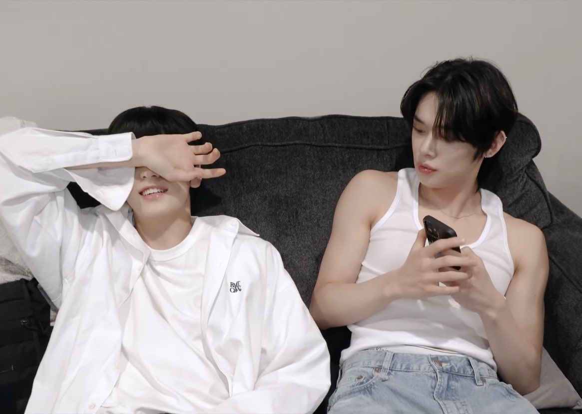fluffy_Yeonjun's tweet photo. 🐺👀🐱 https://t.co/XYJrMGL2qx