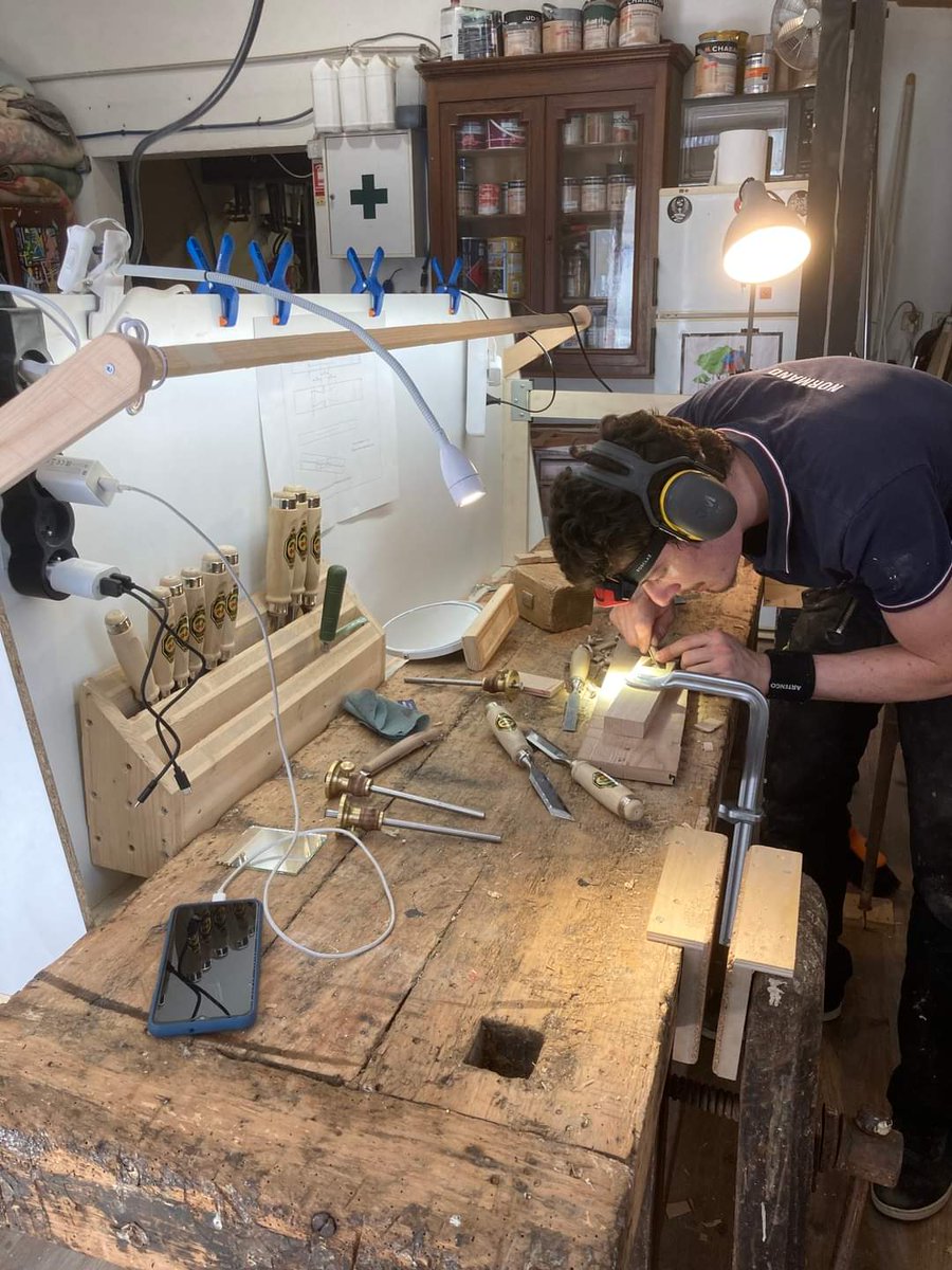 Worldskills_Occ's tweet photo. Frédéric Chomel, notre médaillé d' #OR en #menuiserie nous partage des photos de ses #entrainements pour concourir aux #finales nationales à #Eurexpo à Lyon en Septembre !
👍🪵🔥
Merci Alain Tanguy pour les photos !
#préparation #formation
@les_compagnons @Occitanie https://t.co/zahpp7LsCB