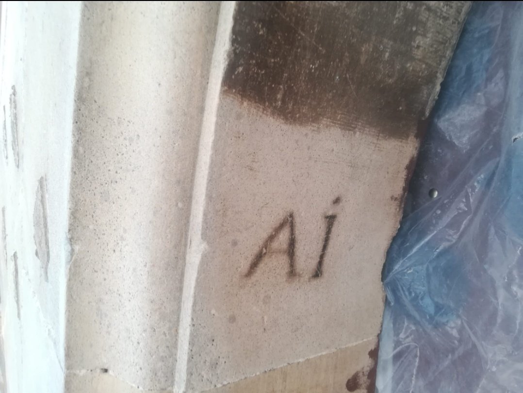 A_CR_E's tweet photo. Se han realizado labores de  consolidación y limpieza de la piedra.
Aquí podéis ver la limpieza del interior de la puerta donde han salido algunas inscripciones bajo las capas de suciedad. 
Proyecto subvencionado en parte por Caja Rural Jaén
#SomosACRE
#Conservación
#Restauración https://t.co/0Z1hw0fucz