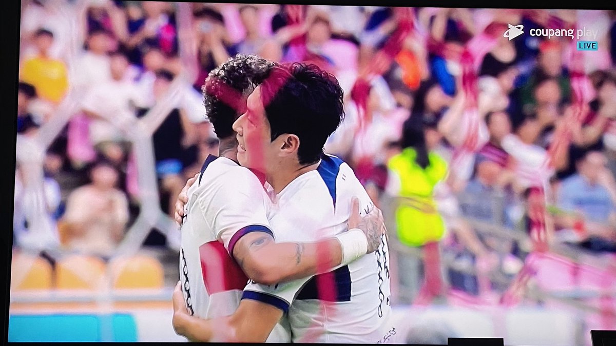 이강인과 네이마르의 포옹이라…
굉장히 흥분되네요😍