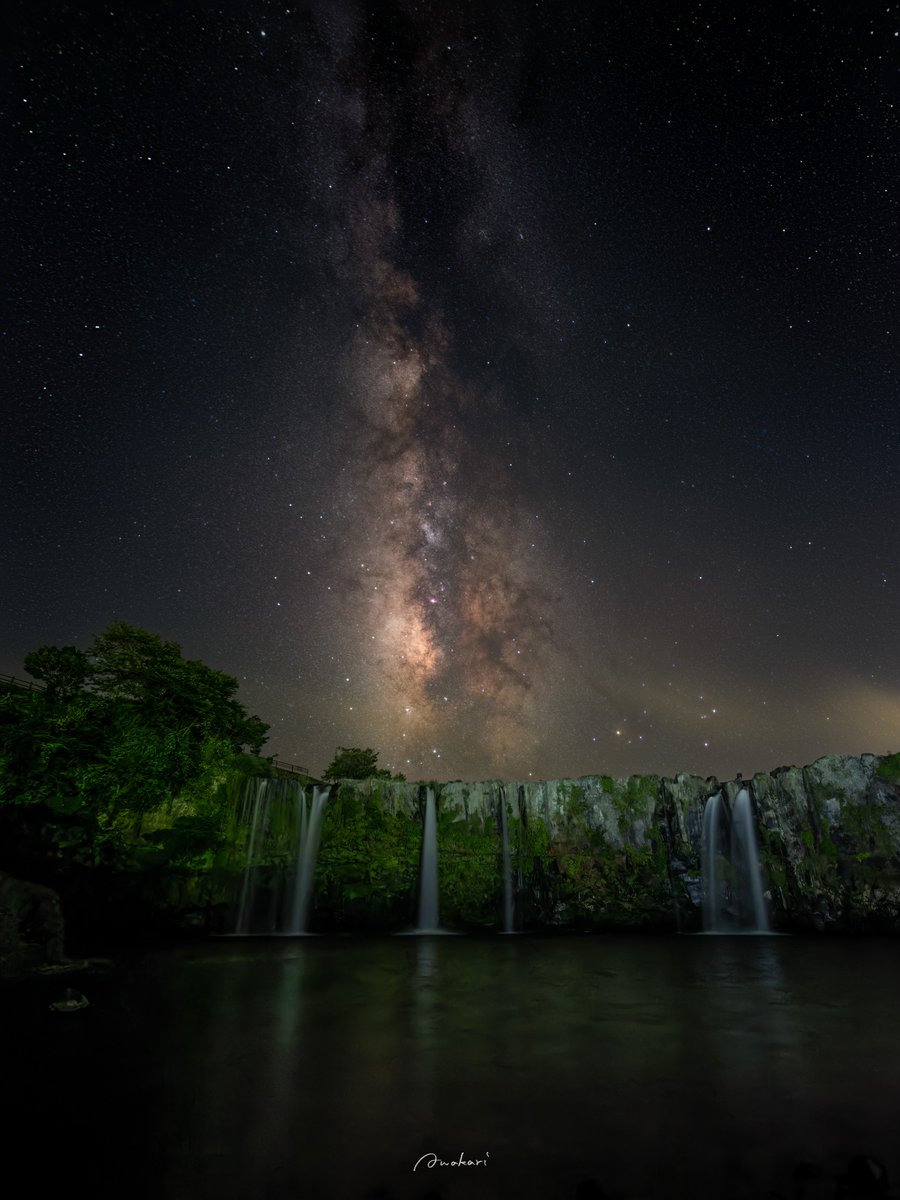 まるで天の川が滝に降り注いでるようでした