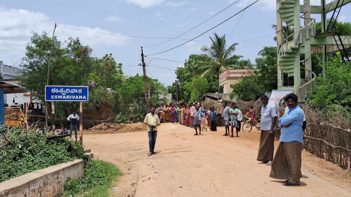 aikyathavijay's tweet photo. #change #peoplemovement #walk4change #Aikyatha #vijayIAS #SRKRvijay #viwaycam #day8 #eswarawaka#100kms #100kmsofwalk #100kmswithpeople #100kmsofAPdarshan #100kmsofchange https://t.co/jwBFE5ogQ9