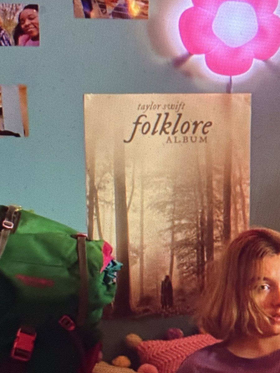 Tara bring a folklore stan wbk