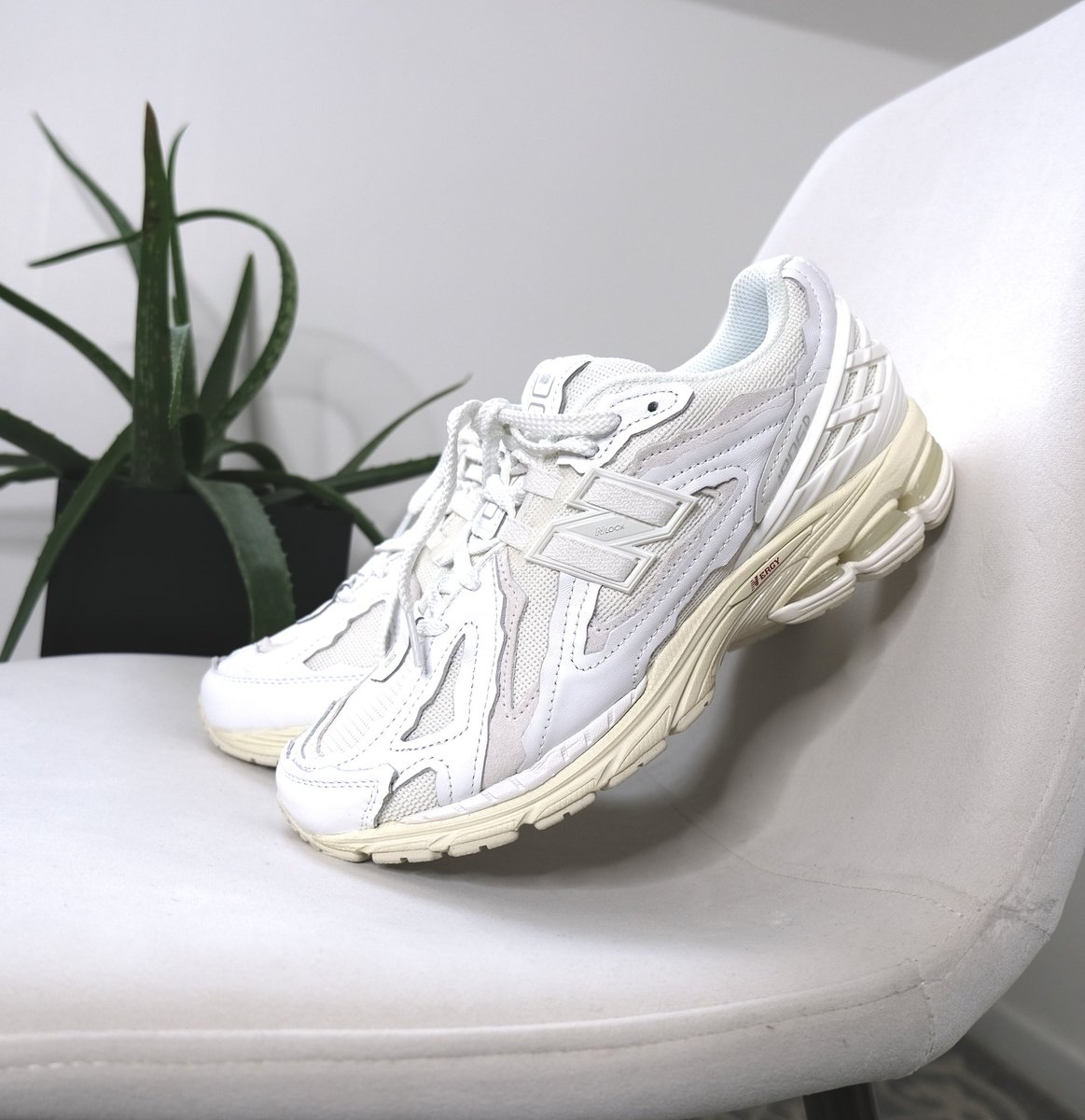 FitThemAll's tweet photo. La New Balance 1906D Protection Pack « White » est disponible sur Footpatrol FR

↪️ https://t.co/qEXhnsdSZZ https://t.co/3oGo9PMOuy
