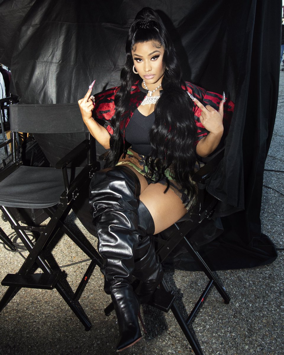 𝑷𝒊𝒏𝒌 𝑭𝒓𝒊𝒅𝒂𝒚. ୧࿐ NOT @NICKIMINAJ tweet media