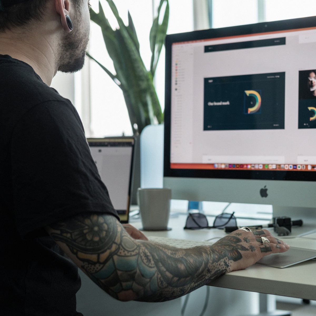 wearedigit's tweet photo. At Digit, a key ingredient in our secret sauce is design thinking  💭 We observe users, test theories and craft human-centric solutions 🎨

The result? We think away from the box to design seamless digital experiences that fit customers like a glove. Let's make magic together! https://t.co/qF3jAyDTLv