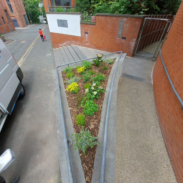 _TMSLtd's tweet photo. A client advised us that a large planter at the front of their building was leaking. We set to work, removing all the plants and soil and assessed the leak. See how we completed the task here:

https://t.co/ZguWBz8deV https://t.co/GFONxyNpfx