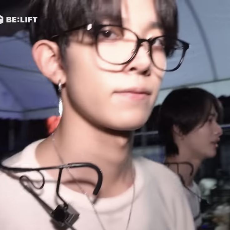 lf moots!!
 
hello im quen, looking for interactive moots 

- 4teen, filo
- any pronouns
- not new to #stantwt or #kpoptwt
- ults are; enhypen, svt, le sserafim, newjeans, txt and more! any fandoms are welcome :)

like/rts are much appreciated!