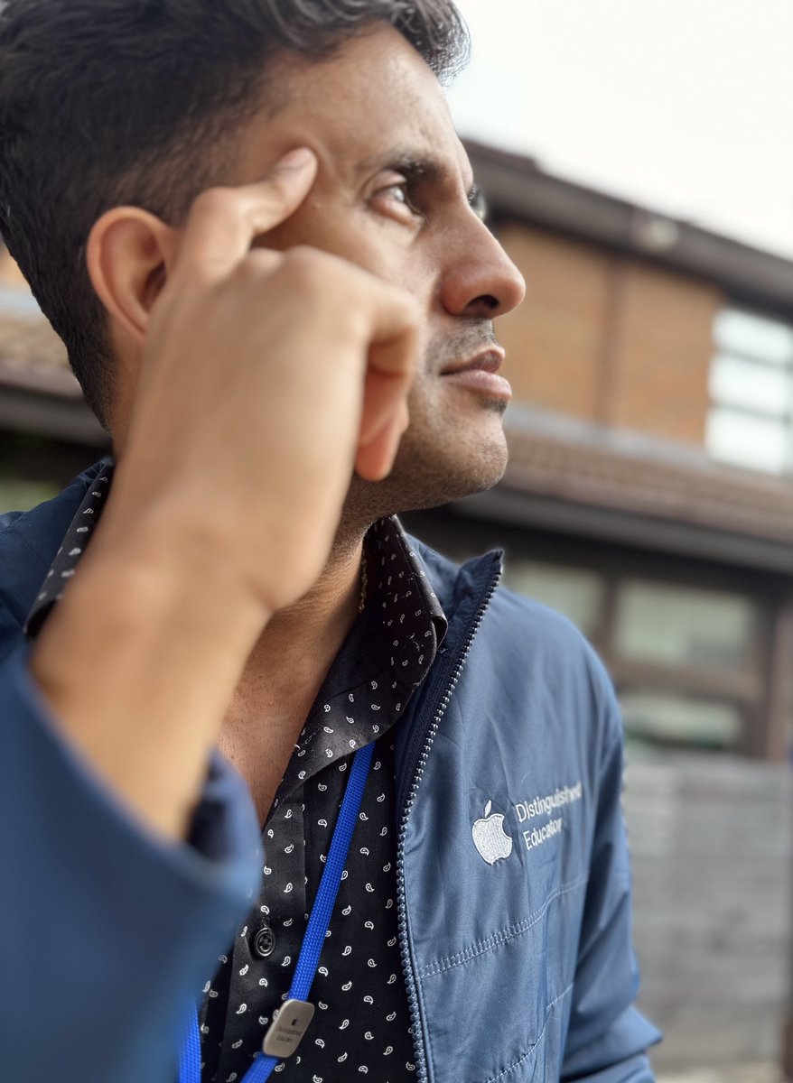 TheDigiTechDad's tweet image. Don’t mind me, just deep in thought about my #OneBigThing with my #ADE2023 jacket. What have you got planned? 

#ADE2023 #AppleEDUchat #AppleTeacher 

📷 credit @Mr_L_edu