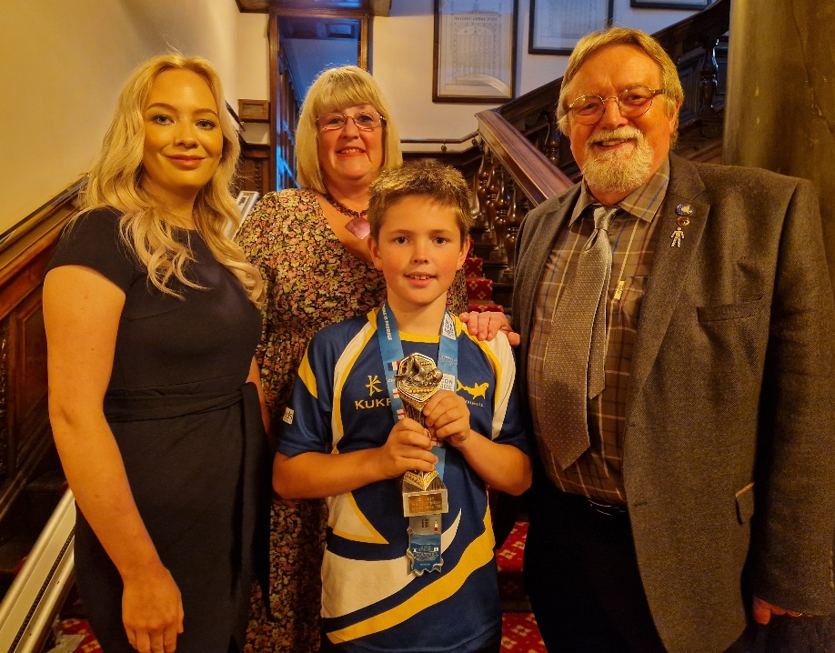 Henshaws's tweet photo. A big THANK YOU to St Wilfrid’s Masonic Lodge!
St Wilfrid’s Masonic Lodge in Headingly chose us as their charity of the year and managed to raise a total of £3100 for our amazing Specialist College, which we are so grateful for.
#ThankYou #Fundraising #SightLoss #SwimTheChannel https://t.co/byKIoBbsKA