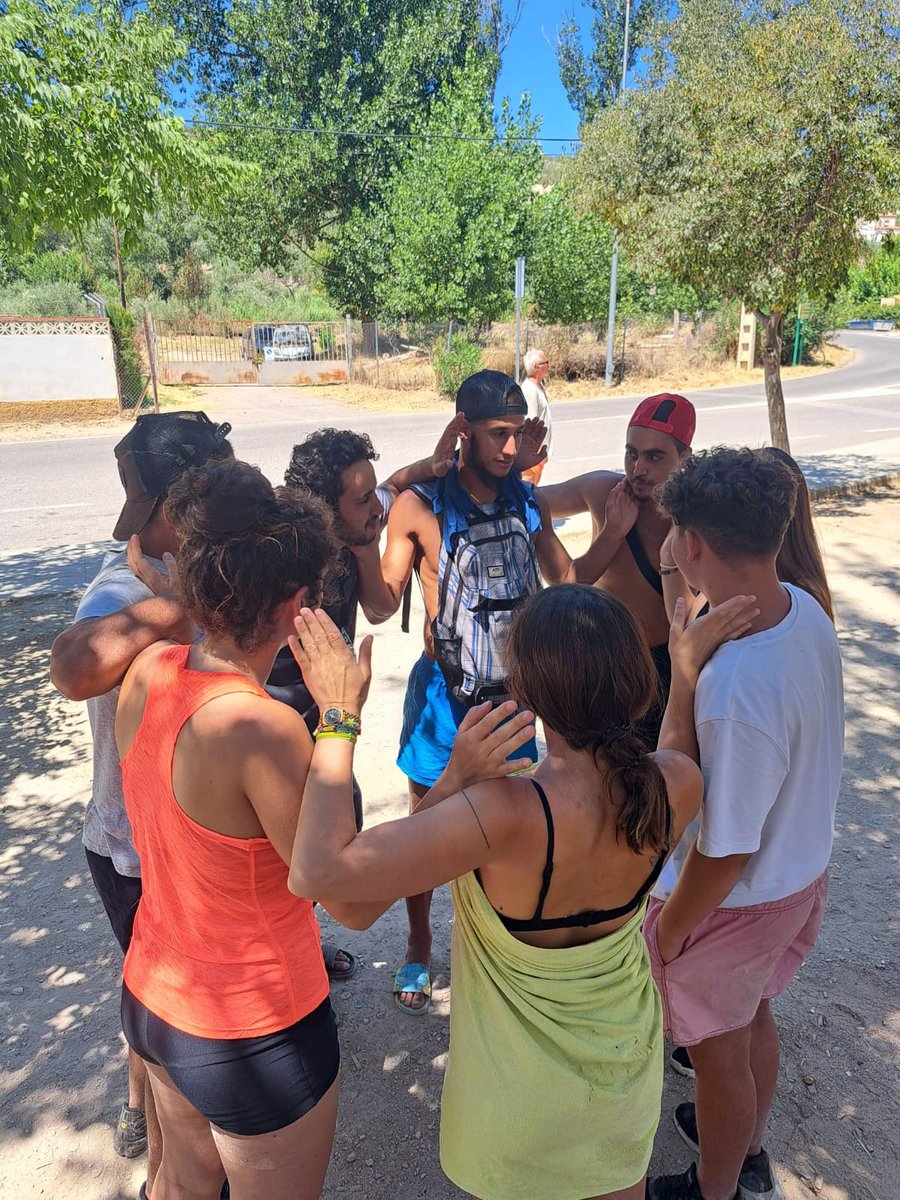 funddonbosco's tweet photo. Maktub en árabe significa destino y a veces es caprichoso..
La E2O @funddonbosco #Jaén ha reunido en el #summertime a jóvenes de #Buzzetti y del Coils San Martín con el objetivo de hacer más divertido el camino hacia su #maktub.
Excursión a Río Frío donde #compartir #disfrutar https://t.co/p4l3kJL1xE