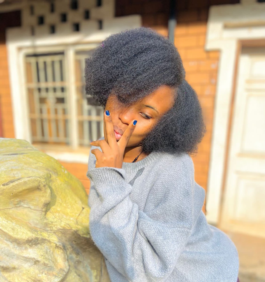 BirungiMargret5's tweet image. Admiring my natural hair.🥰