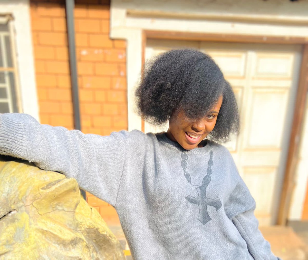 BirungiMargret5's tweet image. Admiring my natural hair.🥰