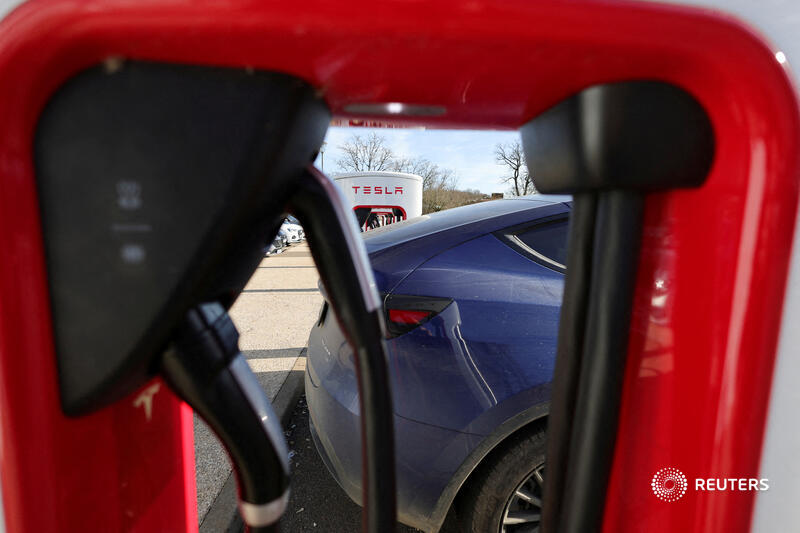 ReutersLegal's tweet photo. Three Tesla owners in California sued the automaker in a proposed class action that accuses the company of falsely advertising the estimated driving ranges of its electric vehicles https://t.co/5wohSokNiv https://t.co/jBn1dILBL7