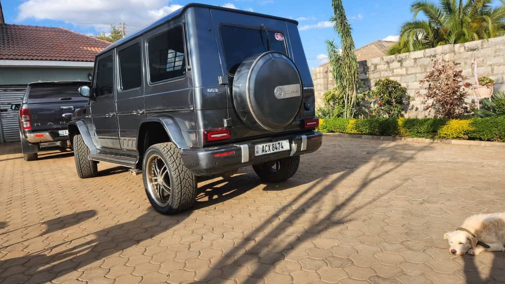 Masulani_'s tweet photo. I need money for my wedding s I’m selling my 1988 reconditioned G wagon with a turbo charged OM612 diesel engine and a red interior. A collectors vehicle K500,000
Mileage is at 70K
Phone number +260979014597 https://t.co/tdnADQ7q4p