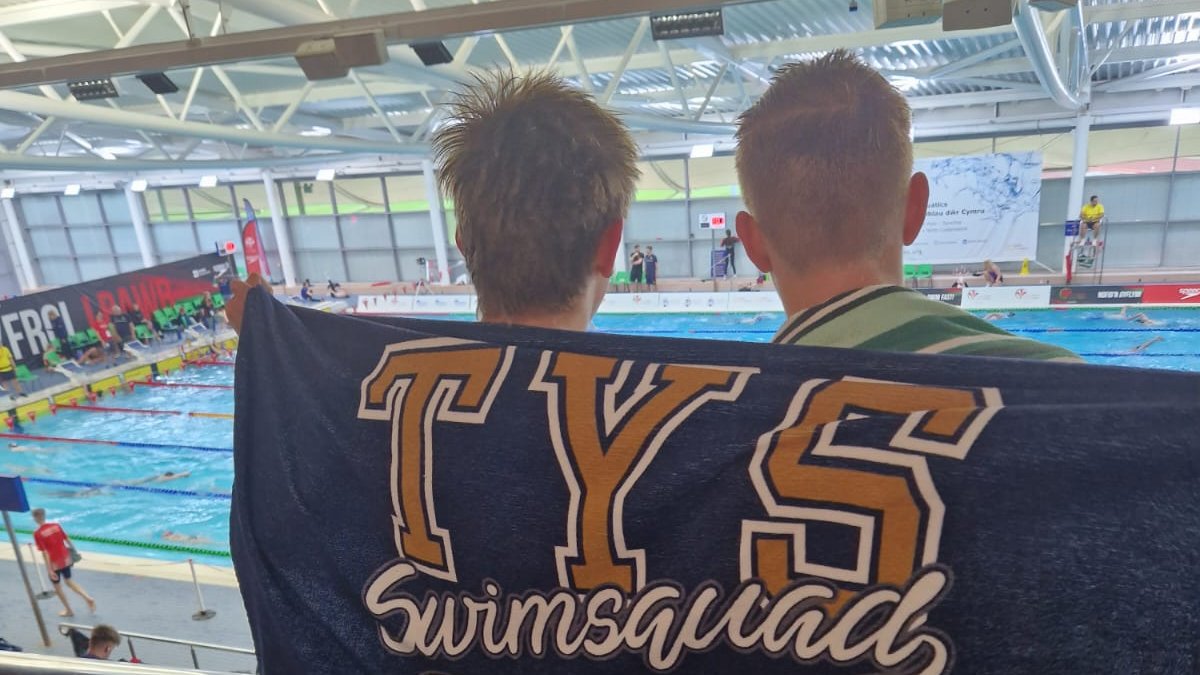 TadSwimSquad's tweet image. Good luck to our Welsh swimmers Luke &amp;amp; Sam and team mates Taylor, Jimmy &amp;amp; Eliza who are competing in Swansea @SwimWales Summer Championships - It's Day 1 &amp;amp; some great swimming already this morning - PB for Luke in 50 Breast &amp;amp; a final spot for Taylor in 200 Free #teamTYS #swimfast