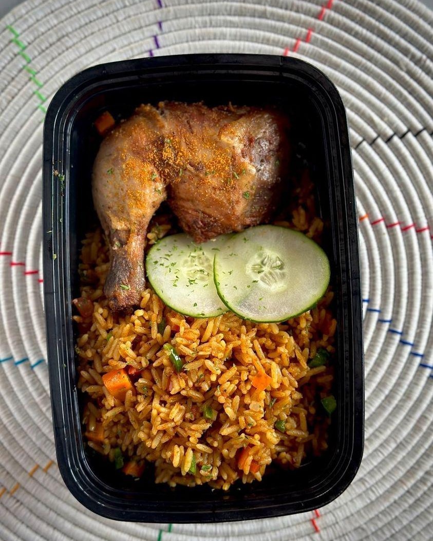 kounty_ng's tweet photo. Indulging in the savory goodness of Jollof Rice and chicken! 🍚🍗 A delightful blend of flavors that leaves us craving for more. 😋

#kounty #foodie #foodphotography baye #protest #BBNaijaS8XGuinness https://t.co/XGchMJX5Y2