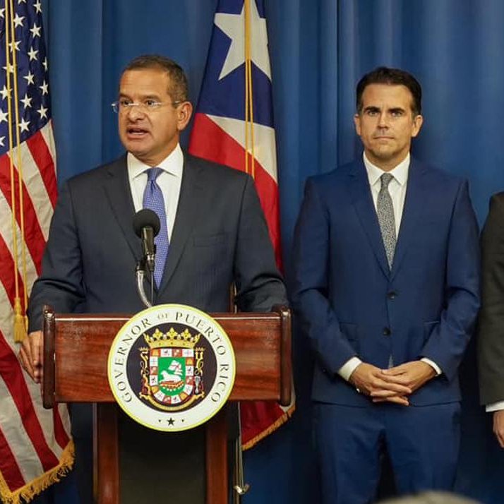 barricada_azul1's tweet photo. Puerto Rico se escribe
con P de Pedro y R de Ricardo
#LaCombinacionPR #PuertoRico #WeRReady https://t.co/wH3cvmOn2n