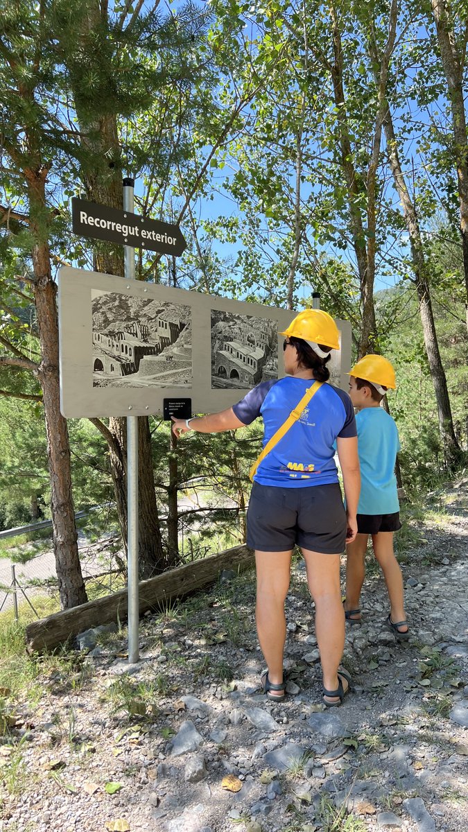 turistren_fgc's tweet photo. ⛑️ Aquest mes d'agost el @museuciment està obert tots els dies! 

🕜 No et perdis les seves visites guiades, incloses al preu de l'entrada, cada dia a les 11h, 12h i 13h! 

🚂 Puja-hi amb el Tren del Ciment i gaudeix de l'experiència completa: https://t.co/iNzywCNW8M 

#Turistren https://t.co/bFIKZ6efoZ